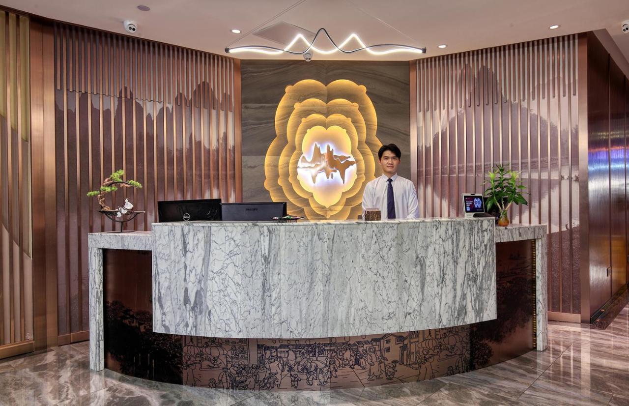 Wing Hotel Guilin - Central Square Екстериор снимка