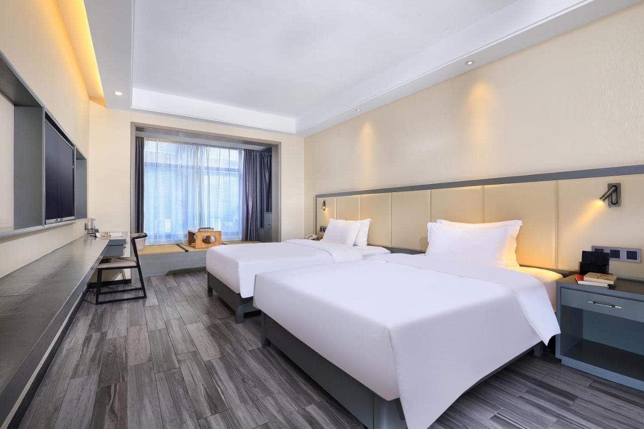 Wing Hotel Guilin - Central Square Екстериор снимка