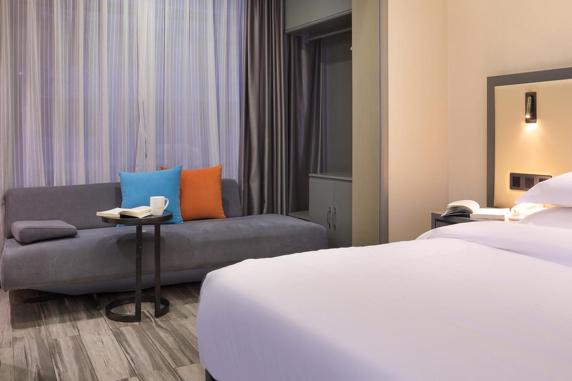 Wing Hotel Guilin - Central Square Екстериор снимка
