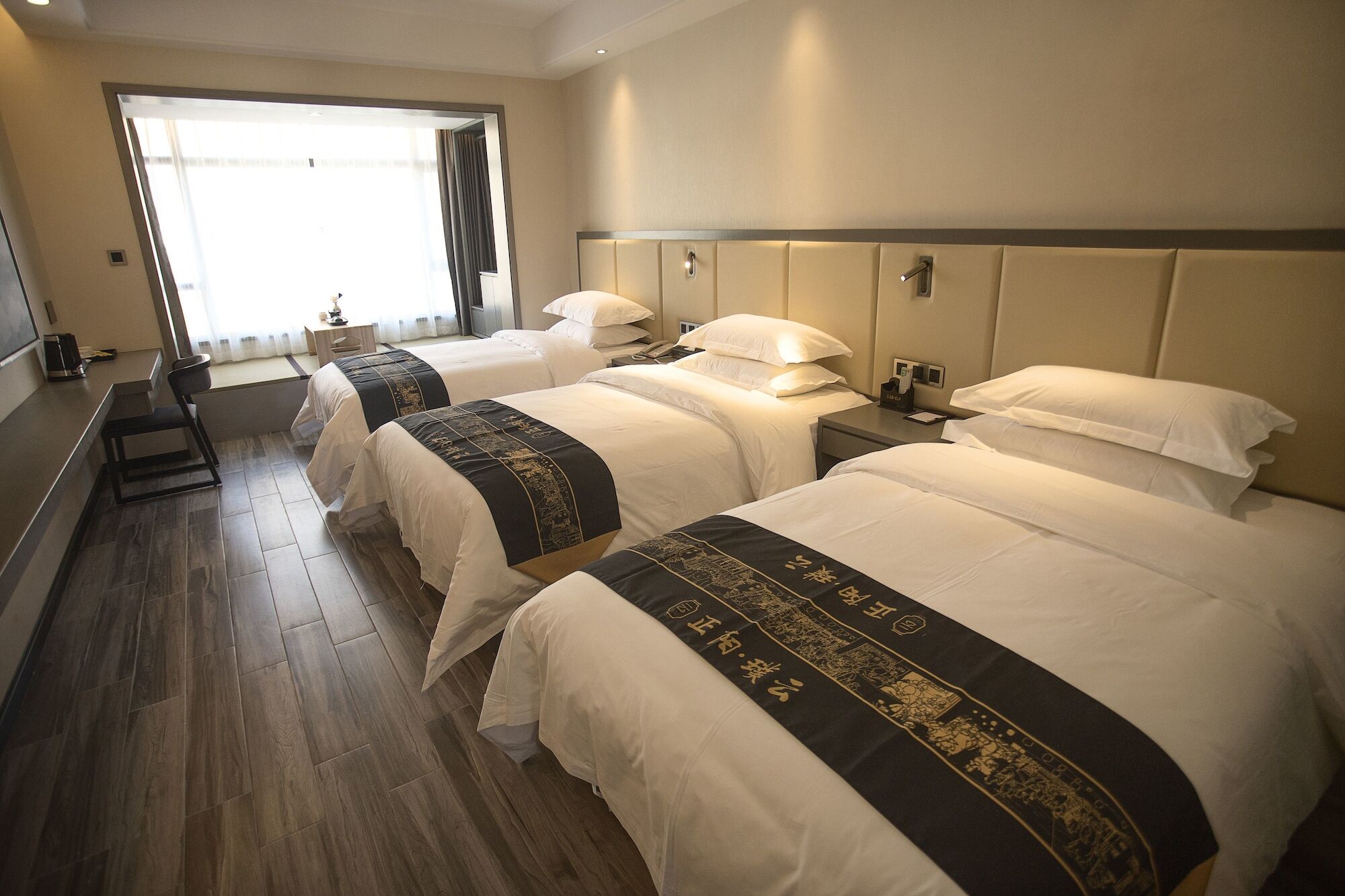 Wing Hotel Guilin - Central Square Екстериор снимка